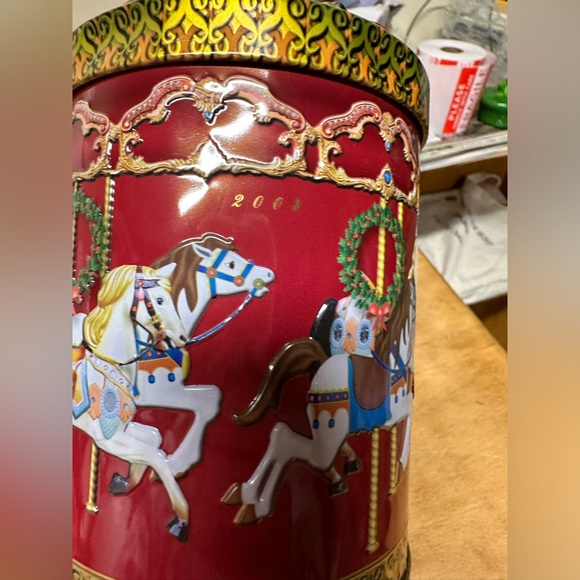 Christmas Candy Tin music box from from 2008. cookie/ candy tin made in Germany - Picture 8 of 12